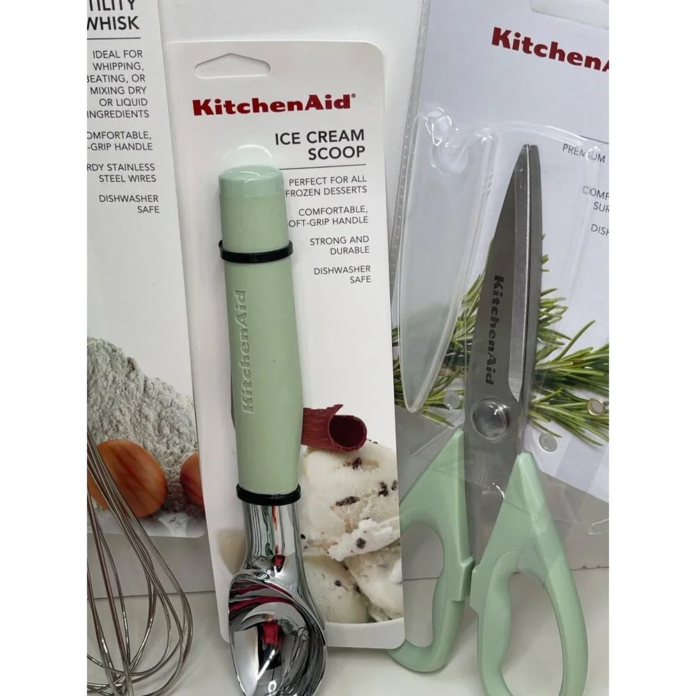 KitchenAid  pistachio 16 Piece Kitchen Utensil Set - VHTF New With‎ Tags